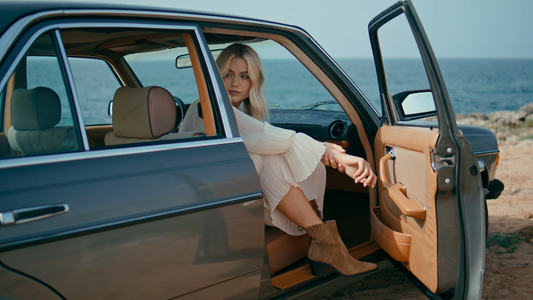 The Weekend Escape Shoe Guide: Elegant Pairs For Travel, Dates, And Coastal Days
