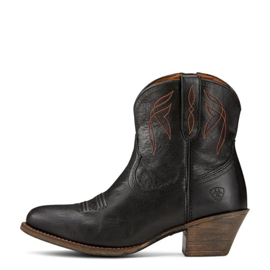 Classic Western Boots with Minimal Riding Style