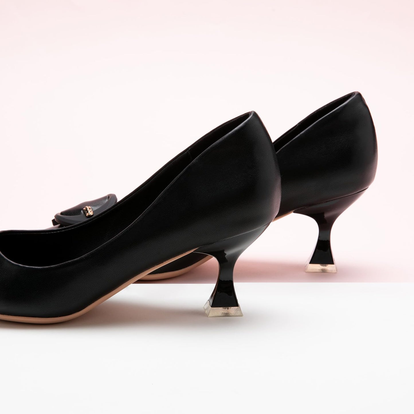 Minimal Kitten Heel Pumps for Elegant Daily Wear