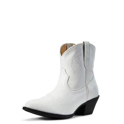 Classic Western Boots with Minimal Riding Style