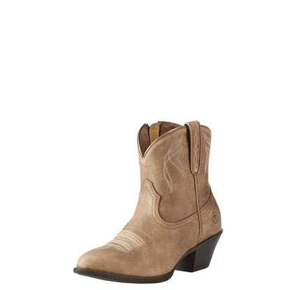 Classic Western Boots with Minimal Riding Style